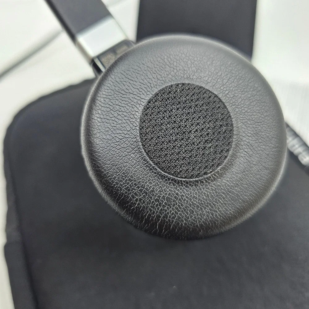 Jabra Evolve 65 Wireless Bluetooth Headset HSC018W with Charging Stand & Case